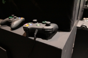 TGS 2010Razer֡ݡȡʤXbox 360ѥȥOnzaפPCѥܡɡBlackWidowפˤ⿨äƤߤ