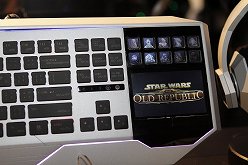 ꡼ No.005 | E3 2011RazerStar Wars: The Old RepublicפȤΥåʤо졣Star WarsͤΥޥ䥭ܡɤ򻣱ƤƤ