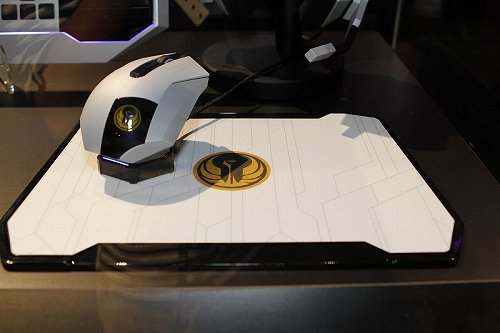 ꡼ No.013 | E3 2011RazerStar Wars: The Old RepublicפȤΥåʤо졣Star WarsͤΥޥ䥭ܡɤ򻣱ƤƤ