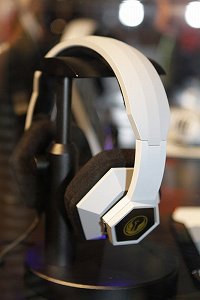 ꡼ No.016 | E3 2011RazerStar Wars: The Old RepublicפȤΥåʤо졣Star WarsͤΥޥ䥭ܡɤ򻣱ƤƤ