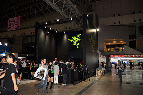 ꡼ No.002Υͥ / TGS 2011ϳƮޡɬʤˤʤ뤫 RazerȯXbox 360ѥɥƥåľࡼӡǺ