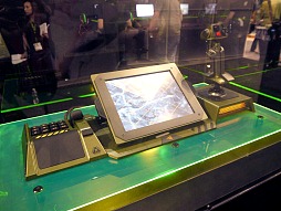 画像集#005のサムネイル/［E3 2012］Razerブースに新作マウス「Razer Taipan」と「MechWarrior Online」専用コントローラが出展
