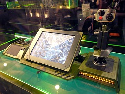 画像集#006のサムネイル/［E3 2012］Razerブースに新作マウス「Razer Taipan」と「MechWarrior Online」専用コントローラが出展