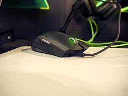 画像集#015のサムネイル/［E3 2012］Razerブースに新作マウス「Razer Taipan」と「MechWarrior Online」専用コントローラが出展