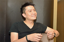 ꡼ No.029Υͥ / COMPUTEXAtroxPS3Ǥϡ Bladeȯϡ RazerοʤåĤġCEO˵ˤʤȤʹƤߤ