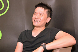 ꡼ No.030Υͥ / COMPUTEXAtroxPS3Ǥϡ Bladeȯϡ RazerοʤåĤġCEO˵ˤʤȤʹƤߤ