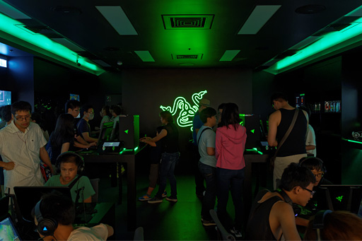 ꡼ No.011Υͥ / COMPUTEXϤޤθƤ餤顤ơʤסRazerΥꥢŹޡRazerStore Taipeiפ򸫤Ƥ