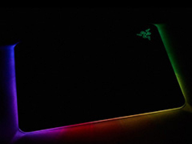 約1677万色で光るゲーマー向けマウスパッド「Razer Firefly」を使って