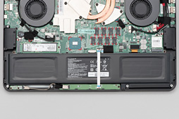 画像ギャラリー No.040のサムネイル画像 / 「Razer Blade」2016年モデルをテスト。超薄型のゲーマー向けノートPCは,持ち運べるゲーム環境への期待に応えられるか?