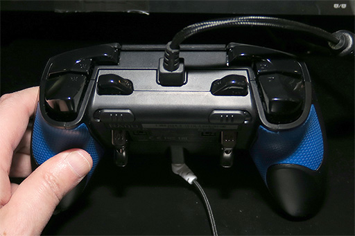 Ces 17 Razer初のps4用ゲームパッド Raiju 2万円超級のps公式ライセンス取得済み入力デバイスに触ってきた