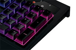 画像ギャラリー No.006のサムネイル画像 / Razer,新キーボード「BlackWidow Chroma V2」を2月18日に国内発売。ラインナップはGreen switchモデルのみ