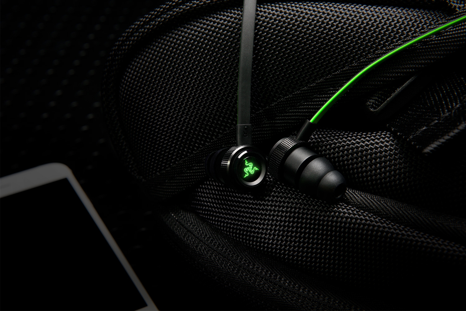 画像集 004 Razer カナル型ヘッドセット Hammerhead のbluetooth対応版を発売