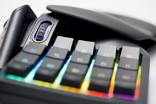 注目のホイール付き左手用キーパッド「Razer Tartarus V2」本日発売