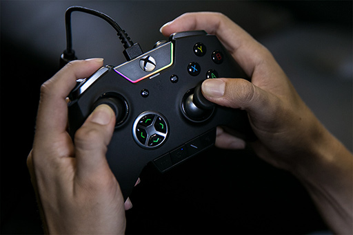 Razer 追加ボタン搭載のpc Xbox One用ゲームパッド Razer Wolverine シリーズ2製品を国内発売