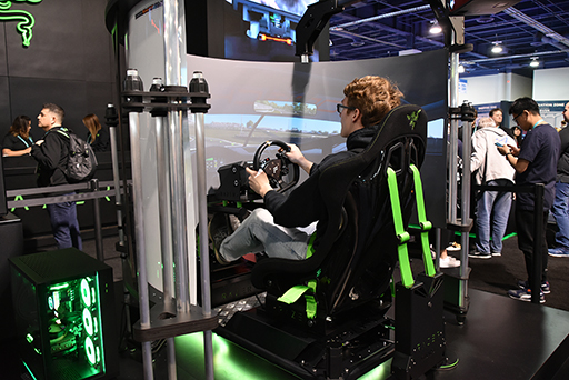 画像ギャラリー No.002のサムネイル画像 / Razerのレースゲーム用のコクピットシステム「Razer Eracing Simulator」を早速体験してきた
