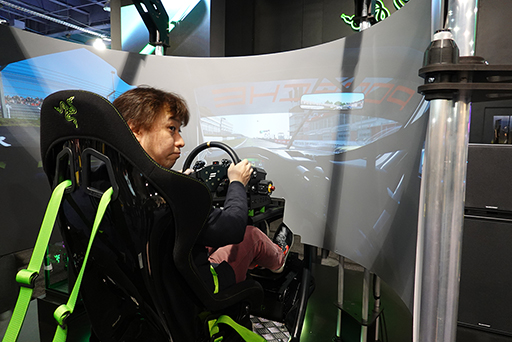 画像ギャラリー No.005のサムネイル画像 / Razerのレースゲーム用のコクピットシステム「Razer Eracing Simulator」を早速体験してきた