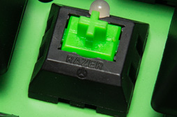 Razerのミニキーボード「BlackWidow V3 Mini」を試す。ワイヤレスでもUSBでも使える便利さが魅力だ