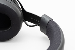 画像ギャラリー No.019のサムネイル画像 / 【PR】Razerの新型ヘッドセット「Kraken V3 HyperSense」は,バーチャルサラウンド機能と振動機能でゲームも音楽も楽しめる