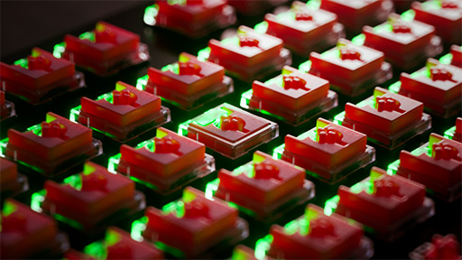 画像ギャラリー No.002のサムネイル画像 / 低背型光学式キースイッチを採用した「DeathStalker V2」のワイヤードモデルがようやく国内発売