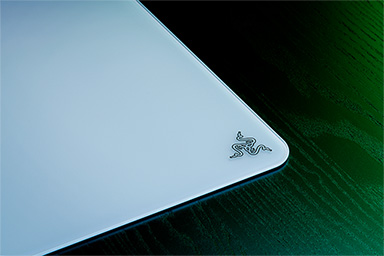 Razer初のガラス製マウスパッド「Atlas」が5月26日に発売。ワイヤレス