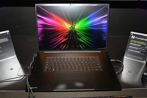 ꡼ No.001 | Thunderbolt 5ܤΡRazer Blade 18פ4K3̤ǤΥץ쥤ǽˡ CES 2024Razer֡ݡ