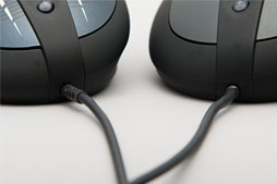 画像ギャラリー No.025のサムネイル画像 / Logitech「G700s」「G500s」「G400s」ファーストインプレッション。ゲーマー向けの新型マウスは従来製品の耐久性向上版か