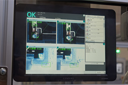 画像ギャラリー No.029のサムネイル画像 / Logicool Gとオムロンによるオリジナルメカニカルキースイッチ「Romer-G」,その製造工程を鳥取でじっくり見てきた