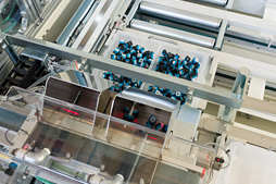 画像ギャラリー No.039のサムネイル画像 / Logicool Gとオムロンによるオリジナルメカニカルキースイッチ「Romer-G」,その製造工程を鳥取でじっくり見てきた