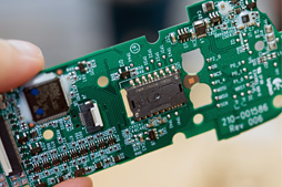 画像ギャラリー No.012のサムネイル画像 / Logicool G,「ワイヤードマウスより低遅延」なゲーマー向けワイヤレスマウス「G900」発表。キーパーソンがその特徴を語る