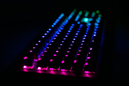 画像ギャラリー No.019のサムネイル画像 / オリジナル青軸スイッチ「GX Blue」とはいかなるものか。Logicool G「G512」キーボードに加わった新たな選択肢をチェックする