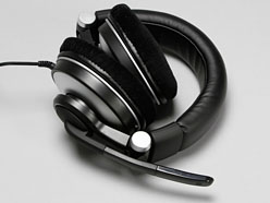 画像ギャラリー No.007のサムネイル画像 / Corsair製のゲーマー向けヘッドセット「HS1」を試す。謳い文句と異なる特性が特徴