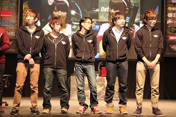 画像ギャラリー No.005のサムネイル画像 / 「サドンアタック」公式大会「SACTL 2014」はDetre.Rが優勝。2015年における大会規定の変更も発表された会場の模様をレポート