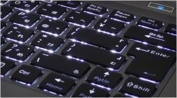 画像ギャラリー No.008のサムネイル画像 / G-Tuneの13.3インチ液晶搭載ゲームノートPCがGPUにGTX 960Mを採用