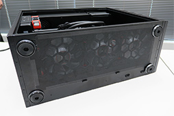 画像ギャラリー No.012のサムネイル画像 / 「ゲーマーの意見」を集めて設計したG-Tuneの新型PCケースは何が違うのか。実機をじっくりチェックしてみた