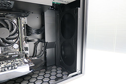 画像ギャラリー No.020のサムネイル画像 / 「ゲーマーの意見」を集めて設計したG-Tuneの新型PCケースは何が違うのか。実機をじっくりチェックしてみた