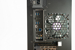 画像ギャラリー No.005のサムネイル画像 / 生誕20周年を迎えた老舗の信頼感。マウスコンピューターの国産PCブランド「G TUNE」の特別記念セットモデル3製品を紹介しよう【PR】