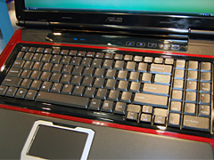 ���������꡼ No.015�Υ���ͥ������ / ��COMPUTEX 2008��12�ϡ�Wii��⥳�����äȼ�ͳ�ˡס��⡼����󥻥󥵡���ܤΥ磻��쥹����ȥ������Eee Stick��