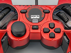PS3用“ステアリングパッド”「HKS Racing Controller」でGT5をプレイし 