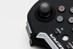 画像集#017のサムネイル/“FPS特化”を謳うHORIのゲームパッド「FPSアサルトパッド」レビュー。感度調節機能や追加ボタンは有用だが……