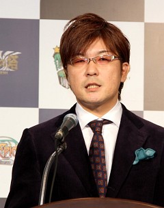 画像ギャラリー No.002のサムネイル画像 / イメージキャラクターにあの鳩山由紀夫氏が就任。ウィローエンターテイメントの今後の事業展開が紹介された記者発表会の模様をレポート