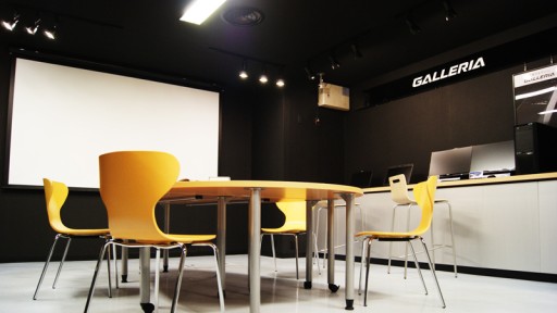 ���������꡼ No.003�Υ���ͥ������ / �־����Ų���FINAL�פ˥����ɥ������֤����ඨ�ϡ����ո���GALLERIA Lounge�Ǥϥѥ֥�å��ӥ塼���󥰤�»�ͽ��