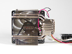 ������#007�Υ���ͥ���/�ڥ������ܤ�Cooler Master���緿CPU�����顼��V10�פ���äƤߤ����˻�Ū�򴹥�ݡ���