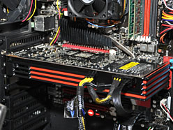 画像ギャラリー No.002のサムネイル画像 / 【速報】AMD,次世代GPUを22日に発表と予告し実機デモを披露。APU「Llano」のウェハも公開