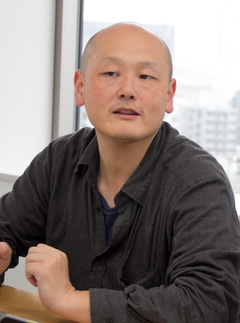 ���������꡼ No.008�Υ���ͥ������ / �֥ȥ��ᥭ�ե��󥿥��� ��ơ���פΥ����ӥ�����8��ǯ�˺ݤ��ơ�����α������ˤ�2015ǯ���Ÿ���ˤĤ��ơ����ĥ������ʹ���Ƥߤ�