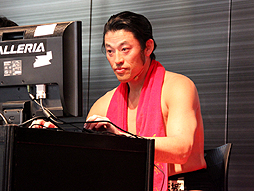 ���������꡼ No.013�Υ���ͥ������ / �֥�����ﵭ�פ��֥������ʥ��ȡפμ�����ǰ�������������٥�Ȥ�»ܡ�ȯɽ���줿������ȡ�����ꥫ���ꥬ�ˤȥ���ȥ������ڤ������Ԥ����路�����ͤ��ݡ���