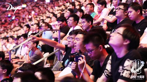 ���������꡼ No.004�Υ���ͥ������ / �֥�����ﵭ�ס��峤�ǳ��Ť��줿�֥����ӥ�10��ǯ��ǰ���٥�ȡפ����ͤ����