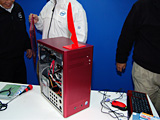 画像集#014のサムネイル/「Nehalemは3ラインナップで登場(?)」「Core 2 Quadはガンダムに入ってる」――Intel in Osakaレポート