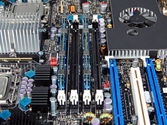 画像集#009のサムネイル/ゲーマー向けデュアルGPU&SLIソリューション「Skulltrail」の可能性を探る