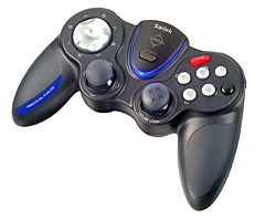 画像集#003のサムネイル/Saitek製デジタル&アナログ両対応ゲームパッド「P990」を完全日本語版で7月18日に再販。エントリーモデル「P220」も同時発売