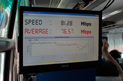 画像ギャラリー No.014のサムネイル画像 / 100Mbps超えの通信速度を無線で実現へ。UQ,「WiMAX 2」のフィールドテストを公開